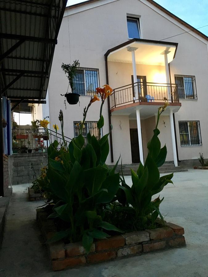 Guest House Nadia Sukhumi Exterior photo